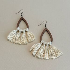 Tassel drop earrings N1124
